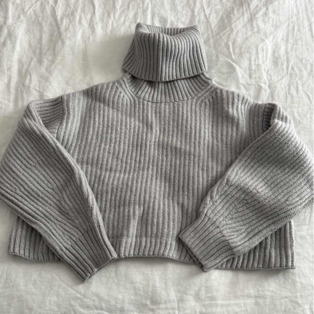 Babaton Ribbed Light Gray Turtleneck Sweater